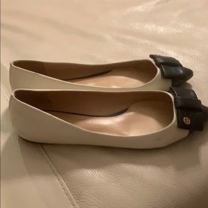 Ladies shoes